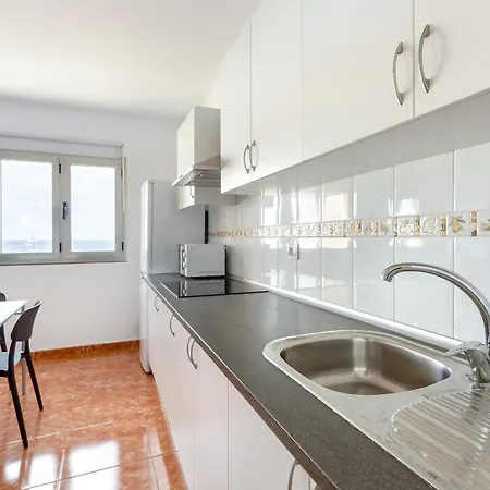 Appartamento Brisa Marina: Amplio Y Luminoso Con Vistas Al Mar
