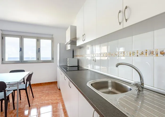 Appartamento Brisa Marina: Amplio Y Luminoso Con Vistas Al Mar